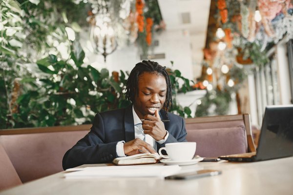 Tout ce que vous devez savoir sur les exercices de barre : pour danseurs passionnés et amateurs curieux
